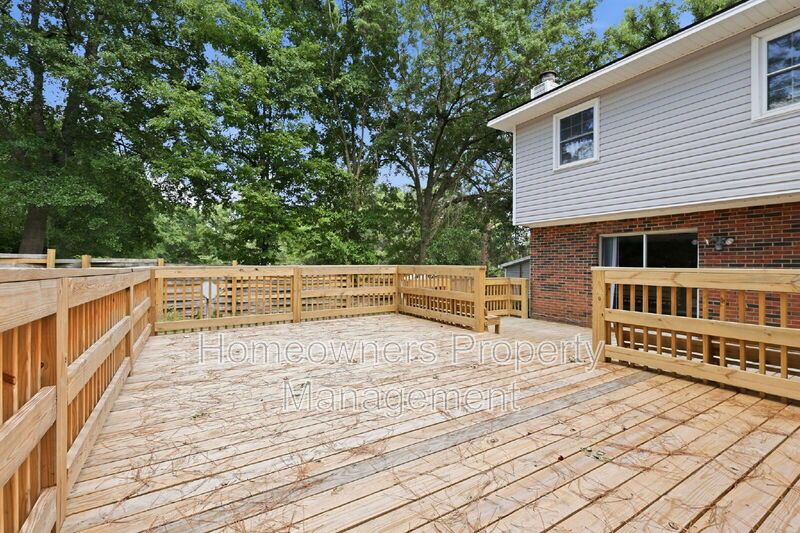 Delightful 3-Bed Haven with 2.5 Baths and Spacious 1667 Sq Ft at 1902 Paisley Ave, Fayetteville! property image