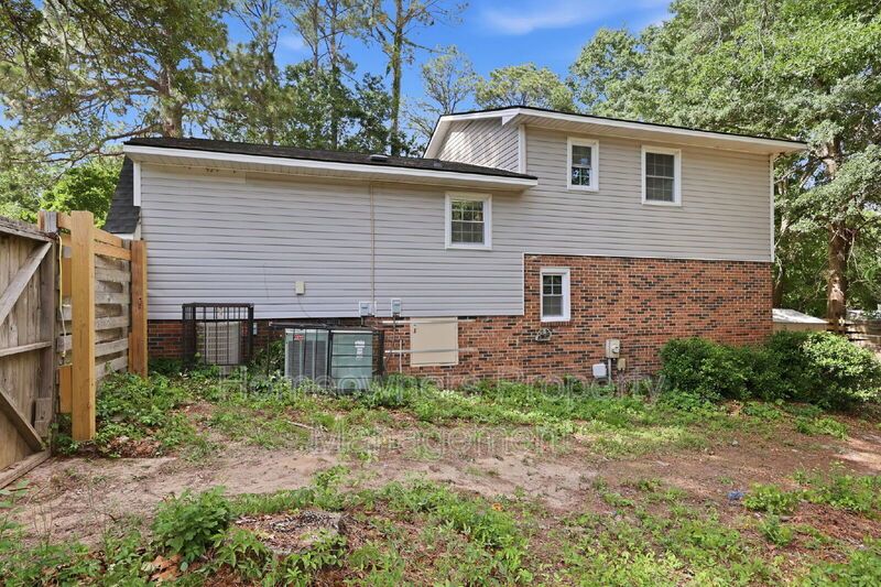 Delightful 3-Bed Haven with 2.5 Baths and Spacious 1667 Sq Ft at 1902 Paisley Ave, Fayetteville! property image