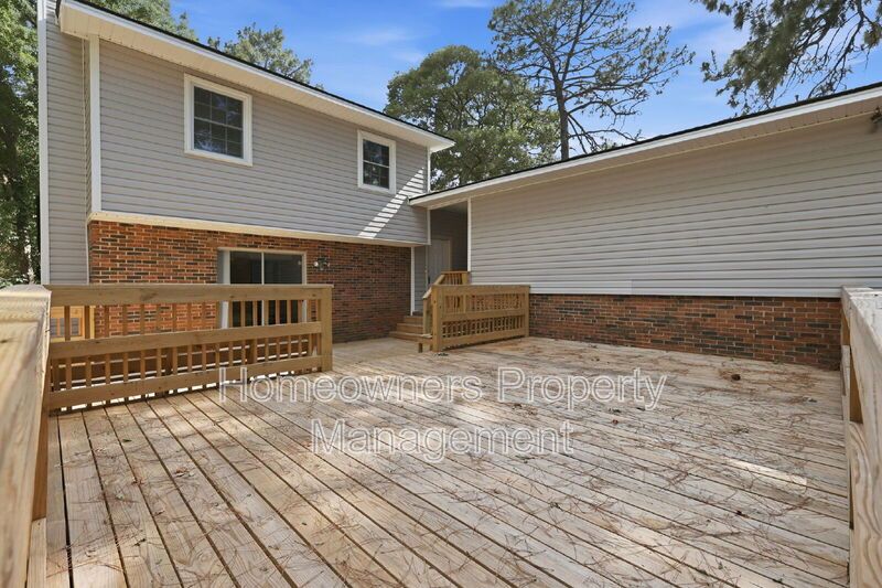 Delightful 3-Bed Haven with 2.5 Baths and Spacious 1667 Sq Ft at 1902 Paisley Ave, Fayetteville! property image