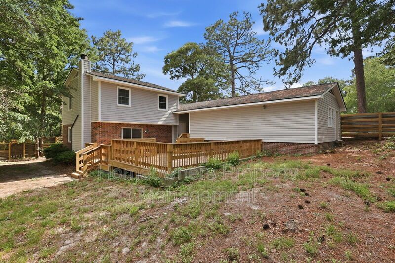 Delightful 3-Bed Haven with 2.5 Baths and Spacious 1667 Sq Ft at 1902 Paisley Ave, Fayetteville! property image