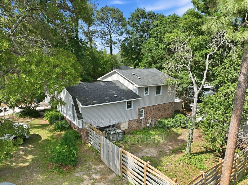 Delightful 3-Bed Haven with 2.5 Baths and Spacious 1667 Sq Ft at 1902 Paisley Ave, Fayetteville! property image