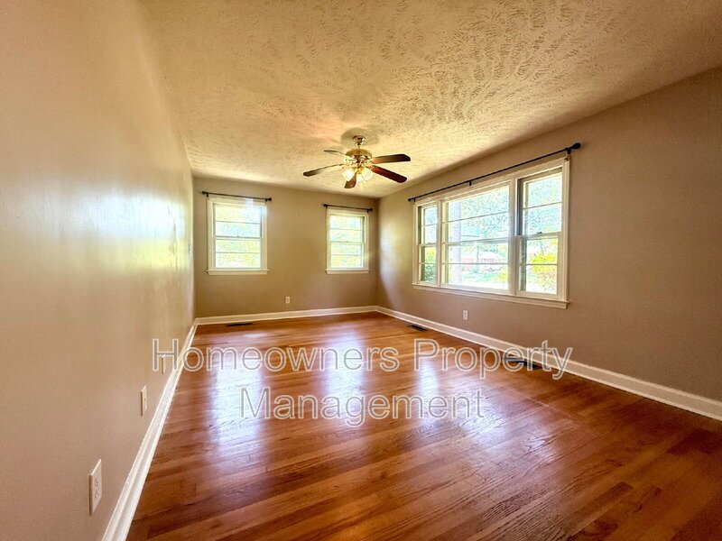 Delightful 3-Bed, 2-Bath Retreat with 1,559 Sq Ft of Comfort on Cherokee Drive! property image