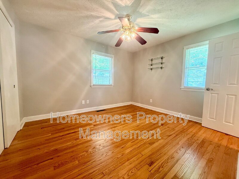 Delightful 3-Bed, 2-Bath Retreat with 1,559 Sq Ft of Comfort on Cherokee Drive! property image