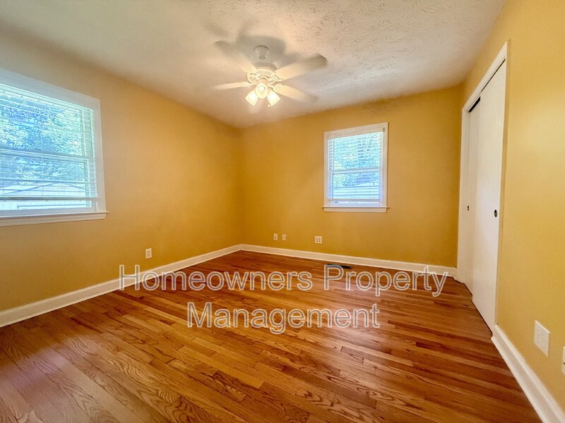 Delightful 3-Bed, 2-Bath Retreat with 1,559 Sq Ft of Comfort on Cherokee Drive! property image