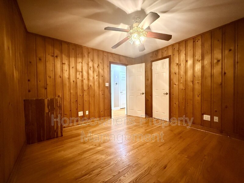 Delightful 3-Bed, 2-Bath Retreat with 1,559 Sq Ft of Comfort on Cherokee Drive! property image