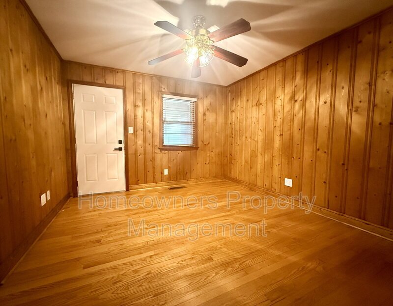 Delightful 3-Bed, 2-Bath Retreat with 1,559 Sq Ft of Comfort on Cherokee Drive! property image