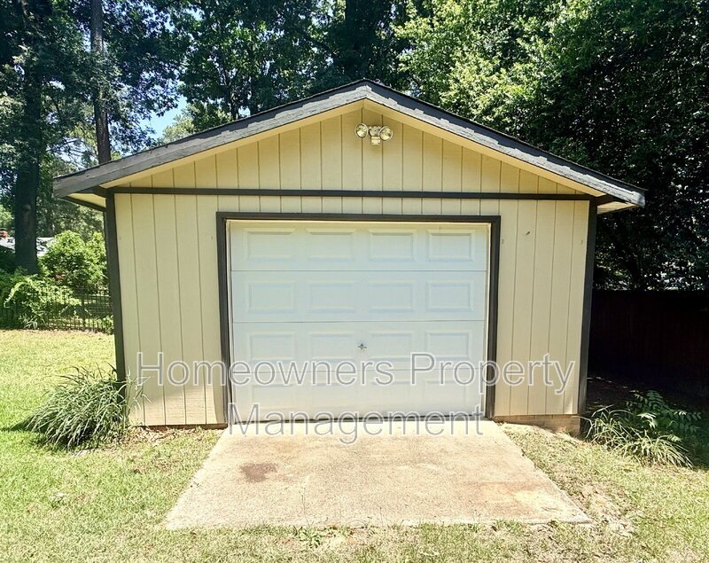 Delightful 3-Bed, 2-Bath Retreat with 1,559 Sq Ft of Comfort on Cherokee Drive! property image