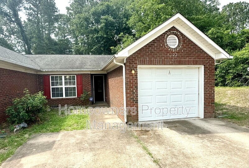 Charming 2-Bed Apartment at 522 Longview Dr – Cozy Living in Fayetteville! property image