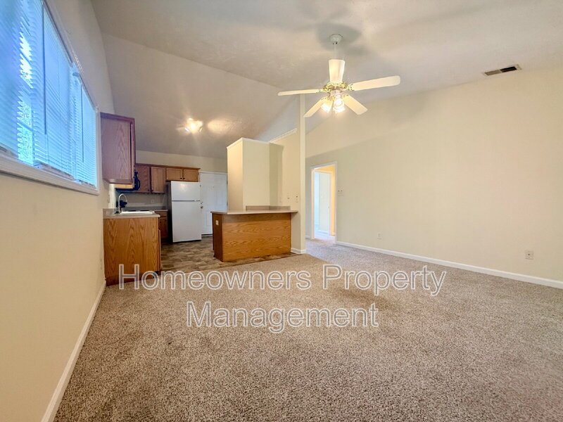 Charming 2-Bed Apartment at 522 Longview Dr – Cozy Living in Fayetteville! property image