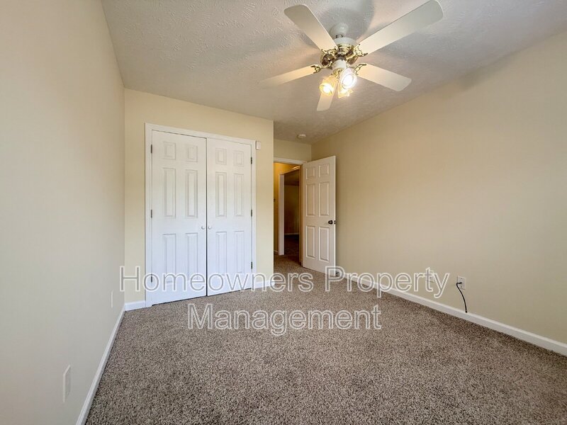 Charming 2-Bed Apartment at 522 Longview Dr – Cozy Living in Fayetteville! property image