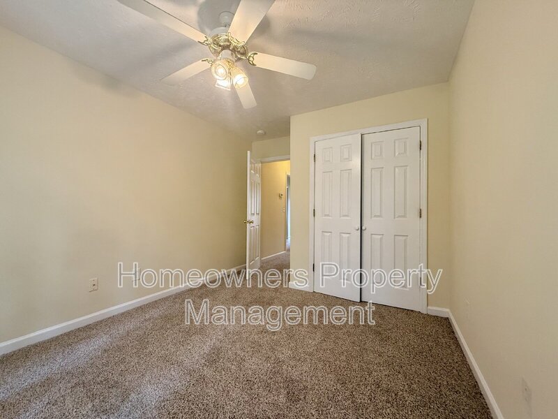 Charming 2-Bed Apartment at 522 Longview Dr – Cozy Living in Fayetteville! property image