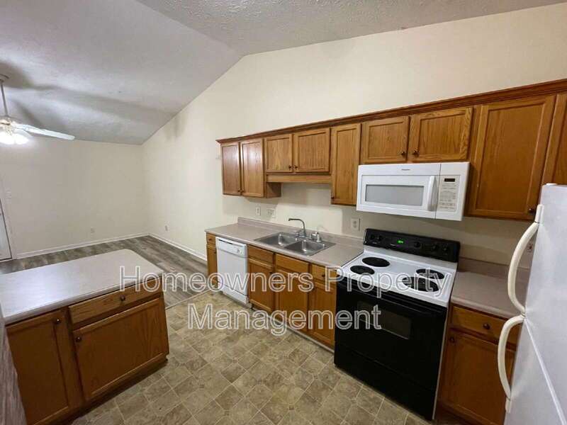 Charming 2-Bed Apartment at 522 Longview Dr – Cozy Living in Fayetteville! property image