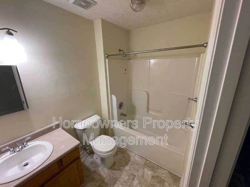 Charming 2-Bed Apartment at 522 Longview Dr – Cozy Living in Fayetteville! property image