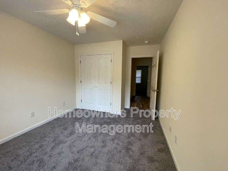 Charming 2-Bed Apartment at 522 Longview Dr – Cozy Living in Fayetteville! property image