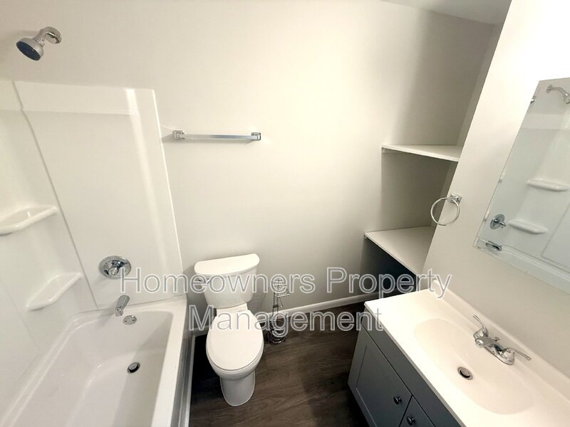 *** 2 weeks free off the first month's rent.***
Charming 3-Bed Retreat with Modern Comforts on Rosehill Rd, Fayetteville! property image