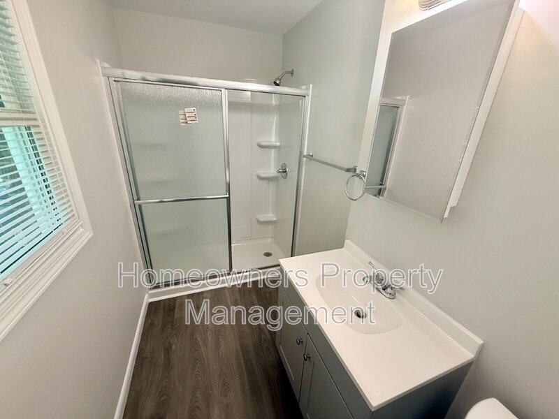 *** 2 weeks free off the first month's rent.***
Charming 3-Bed Retreat with Modern Comforts on Rosehill Rd, Fayetteville! property image