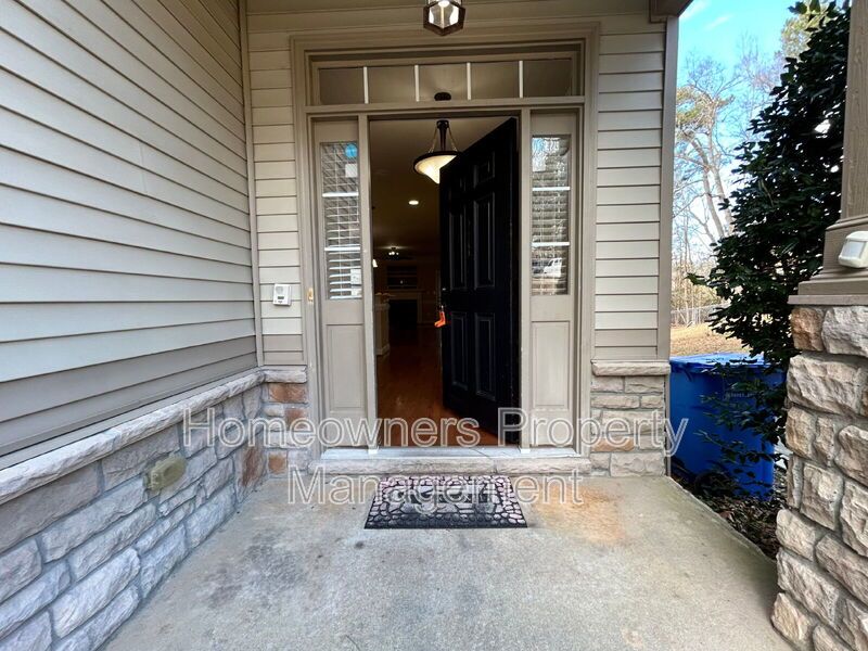 Amazing 2-Bed Home with 2.5 Baths in Fayetteville's Prime Location property image