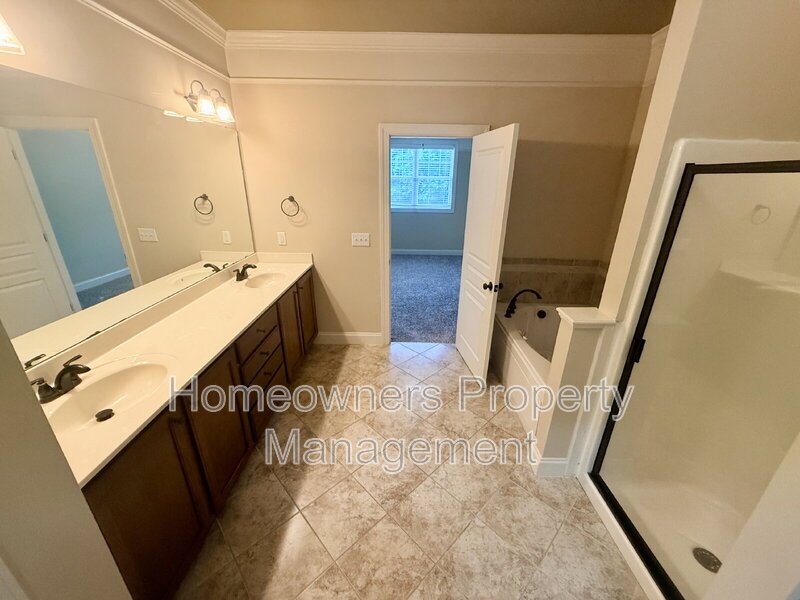 Amazing 2-Bed Home with 2.5 Baths in Fayetteville's Prime Location property image