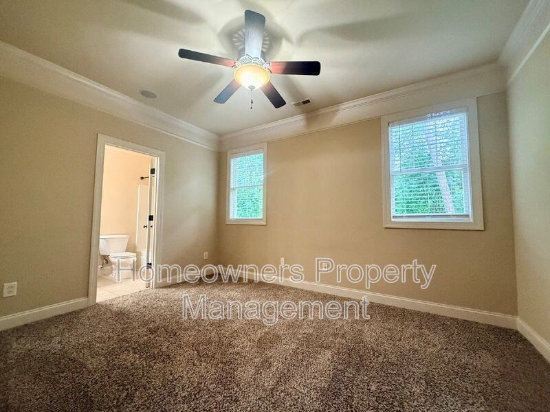 Amazing 2-Bed Home with 2.5 Baths in Fayetteville's Prime Location property image