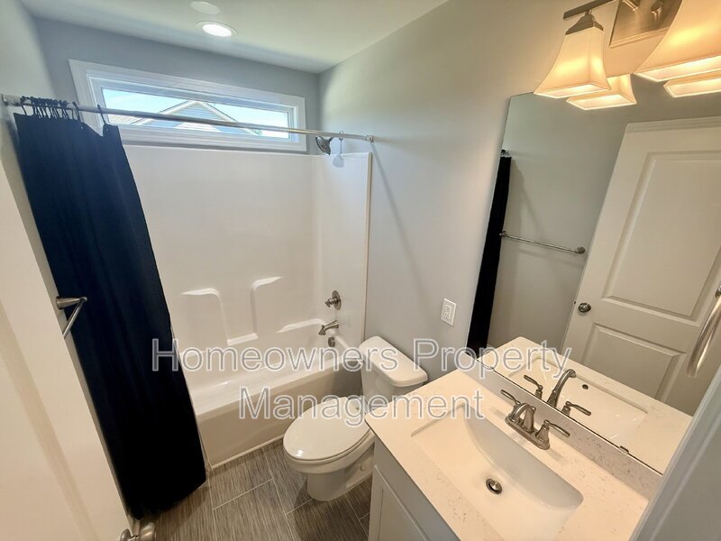 Amazing 3-Bed Oasis with 2.5 Baths in Spring Lake – 1511 Sq Ft of Comfort at 580 Hayes Road!