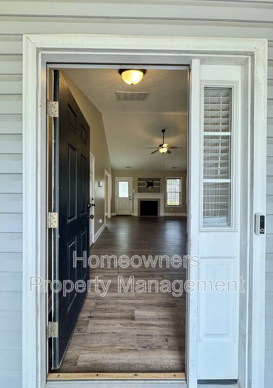 Great 3-Bed, 2-Bath Home at 230 Hunters Creek Dr, Raeford – Perfect Blend of Comfort & Style! property image
