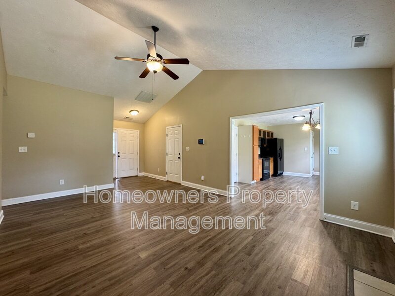 Great 3-Bed, 2-Bath Home at 230 Hunters Creek Dr, Raeford – Perfect Blend of Comfort & Style! property image