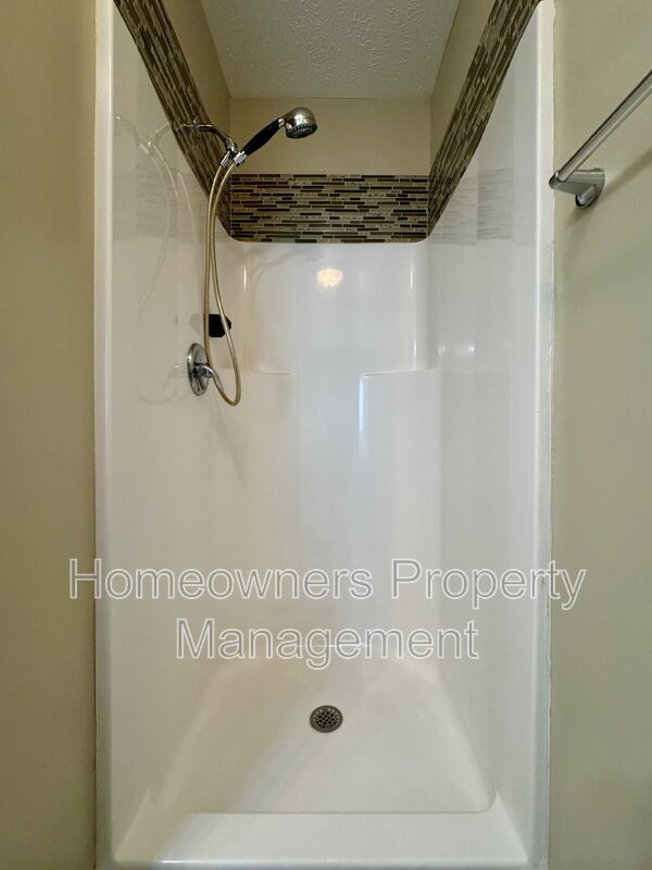Great 3-Bed, 2-Bath Home at 230 Hunters Creek Dr, Raeford – Perfect Blend of Comfort & Style! property image