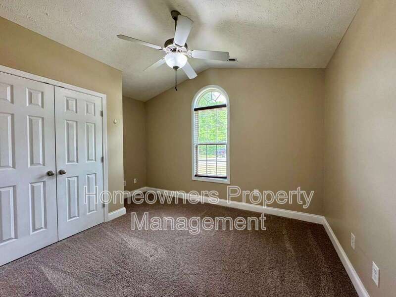 Great 3-Bed, 2-Bath Home at 230 Hunters Creek Dr, Raeford – Perfect Blend of Comfort & Style! property image