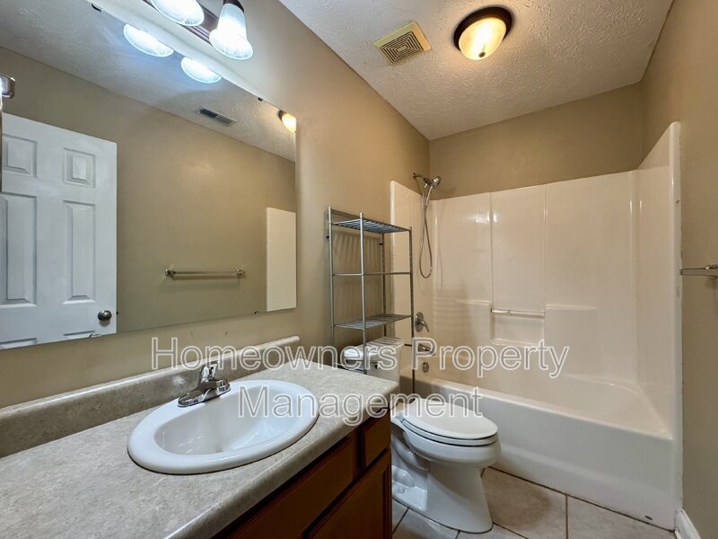 Great 3-Bed, 2-Bath Home at 230 Hunters Creek Dr, Raeford – Perfect Blend of Comfort & Style! property image