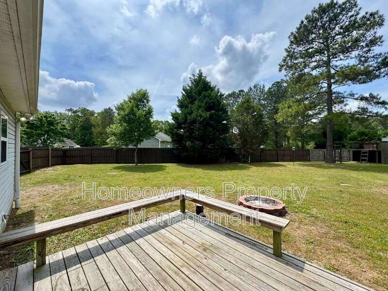Great 3-Bed, 2-Bath Home at 230 Hunters Creek Dr, Raeford – Perfect Blend of Comfort & Style! property image