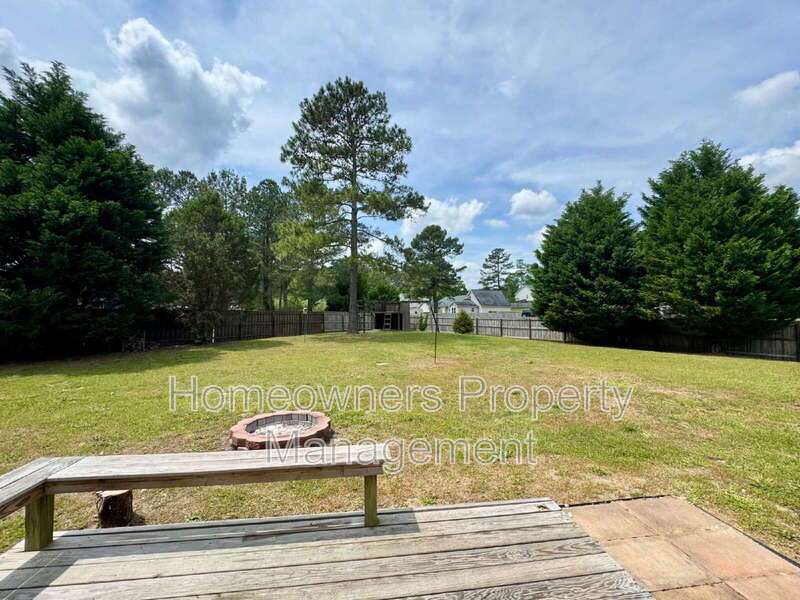 Great 3-Bed, 2-Bath Home at 230 Hunters Creek Dr, Raeford – Perfect Blend of Comfort & Style! property image