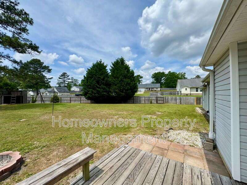 Great 3-Bed, 2-Bath Home at 230 Hunters Creek Dr, Raeford – Perfect Blend of Comfort & Style! property image