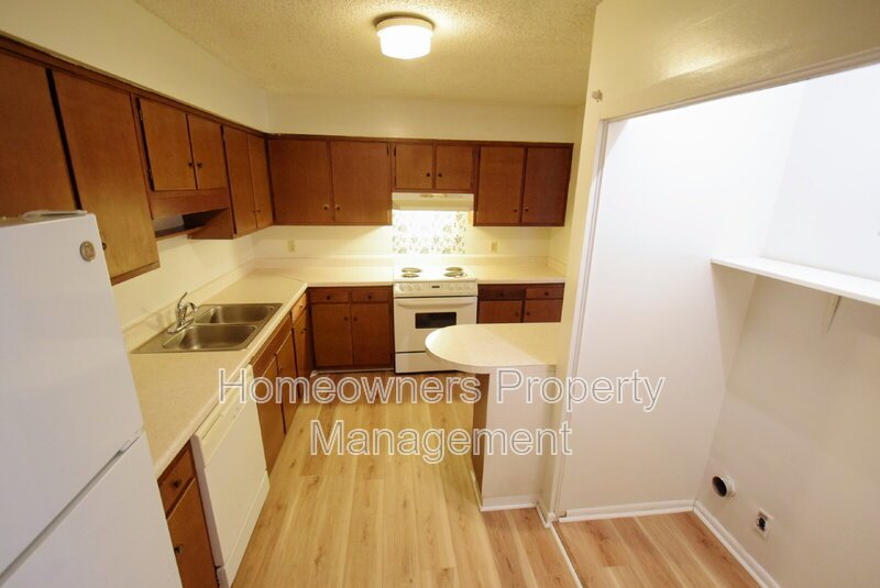Great 3-Bedroom Haven with 2.5 Baths in Fayetteville – Your Perfect Retreat Awaits! property image