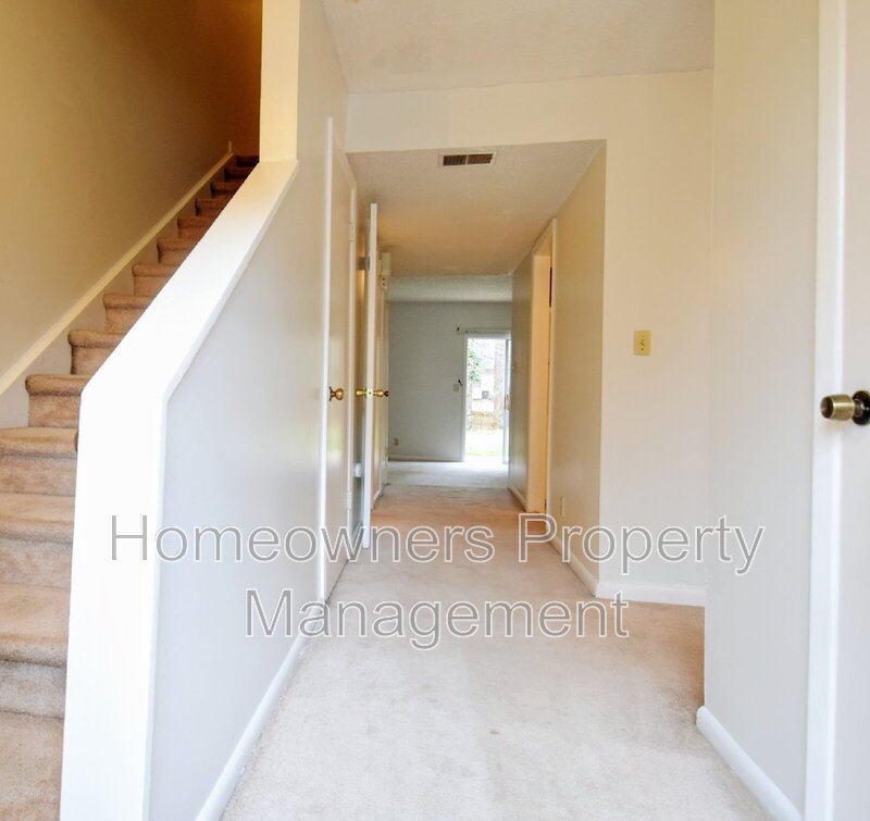 Great 3-Bedroom Haven with 2.5 Baths in Fayetteville – Your Perfect Retreat Awaits! property image