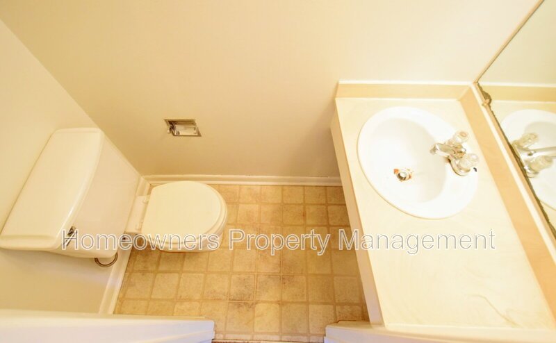 Great 3-Bedroom Haven with 2.5 Baths in Fayetteville – Your Perfect Retreat Awaits! property image