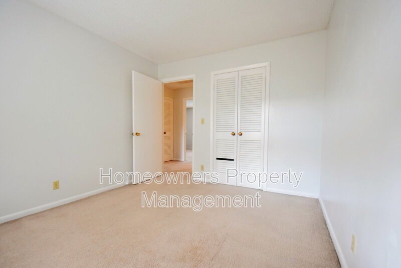 Great 3-Bedroom Haven with 2.5 Baths in Fayetteville – Your Perfect Retreat Awaits! property image