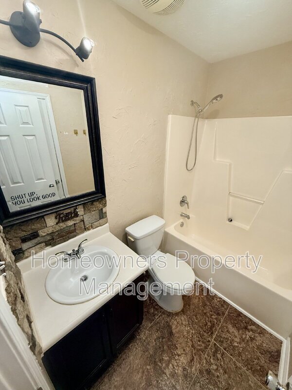 Charming 3-Bedroom Oasis with 2 Full Baths on Sir Michael Drive, Hope Mills – Spacious 1,584 Sq Ft Living! property image