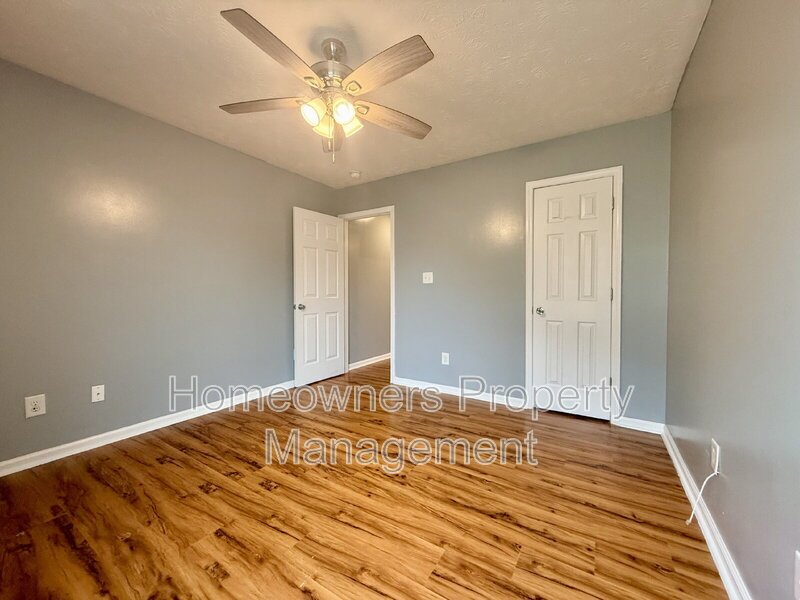 Charming 3-Bedroom Oasis with 2 Full Baths on Sir Michael Drive, Hope Mills – Spacious 1,584 Sq Ft Living! property image