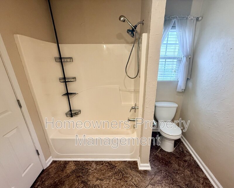 Charming 3-Bedroom Oasis with 2 Full Baths on Sir Michael Drive, Hope Mills – Spacious 1,584 Sq Ft Living! property image