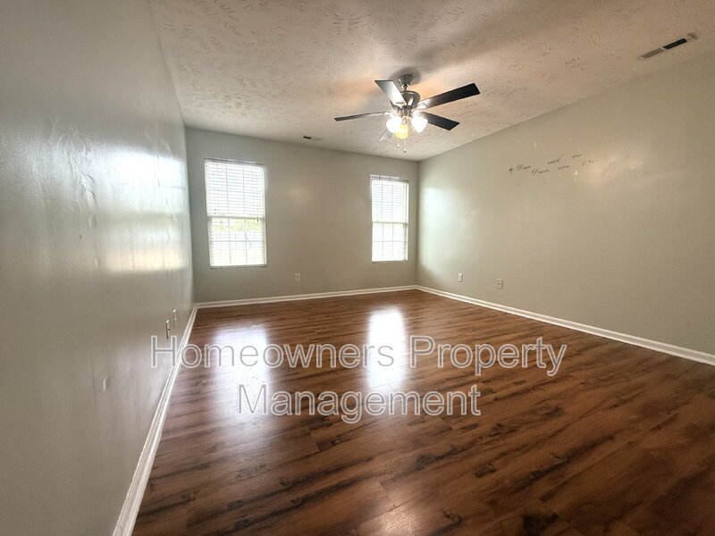 Charming 3-Bedroom Oasis with 2 Full Baths on Sir Michael Drive, Hope Mills – Spacious 1,584 Sq Ft Living! property image
