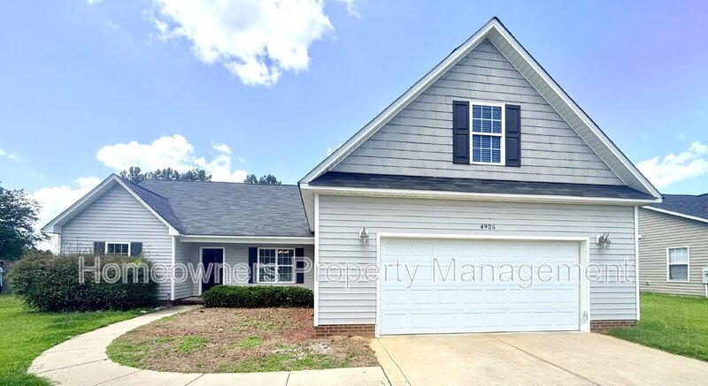 Spacious 4-Bedroom Haven in Fayetteville - 2070 Sq Ft of Comfort at 4926 Yorkchester Dr! property image