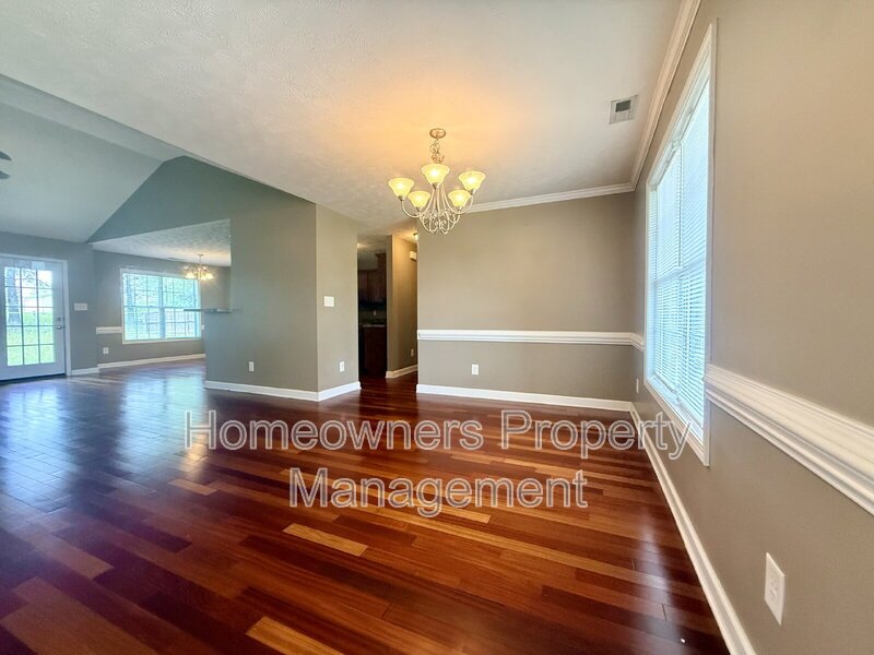 Spacious 4-Bedroom Haven in Fayetteville - 2070 Sq Ft of Comfort at 4926 Yorkchester Dr! property image