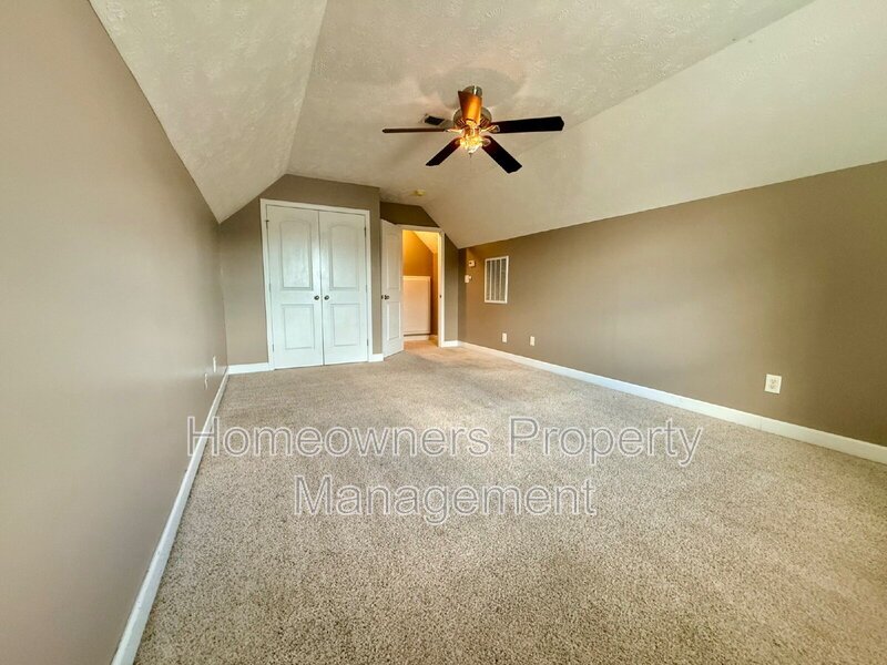 Spacious 4-Bedroom Haven in Fayetteville - 2070 Sq Ft of Comfort at 4926 Yorkchester Dr! property image