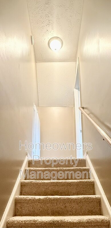 Spacious 4-Bedroom Haven in Fayetteville - 2070 Sq Ft of Comfort at 4926 Yorkchester Dr! property image