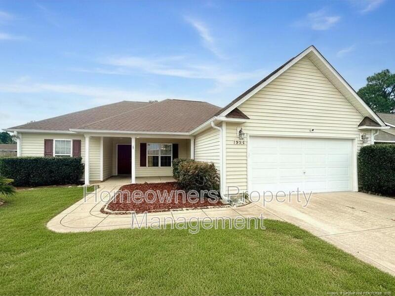 Charming 3-Bedroom Oasis with 2 Full Baths on Sir Michael Drive, Hope Mills – Spacious 1,584 Sq Ft Living! property image