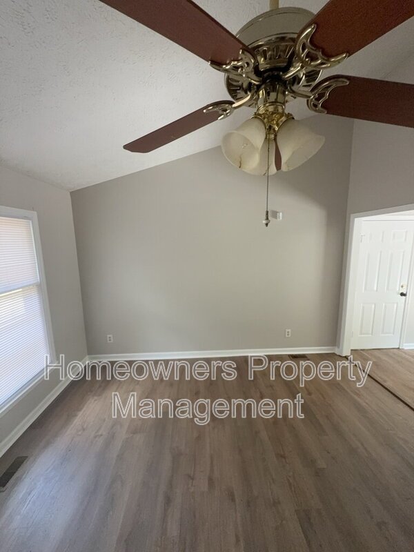 Charming 3-Bed, 2-Bath Home in Fayetteville – Cozy Living Awaits at 5050 Summer Ridge Rd! property image