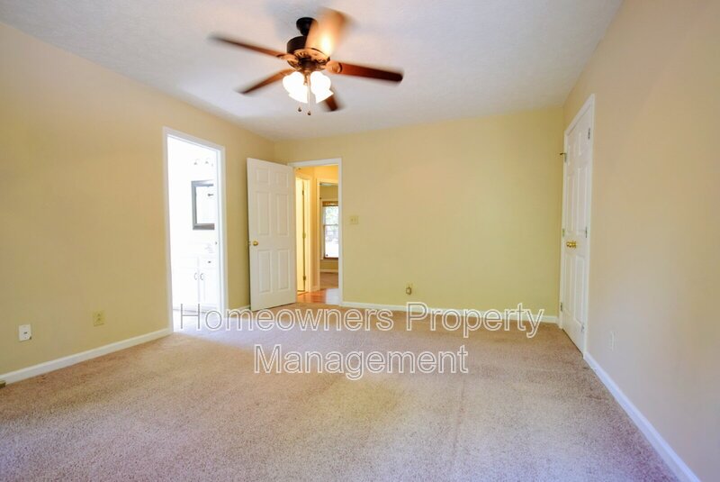 Charming 3-Bed, 2-Bath Home in Fayetteville – Cozy Living Awaits at 5050 Summer Ridge Rd! property image