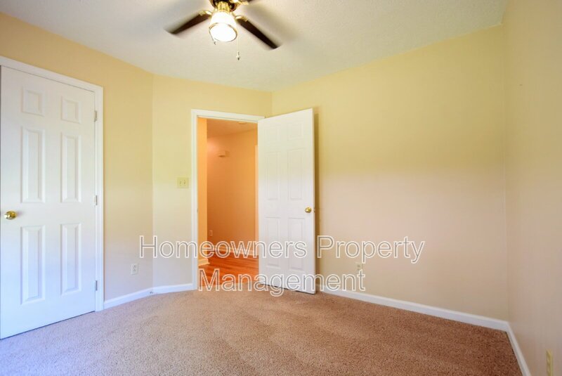 Charming 3-Bed, 2-Bath Home in Fayetteville – Cozy Living Awaits at 5050 Summer Ridge Rd! property image