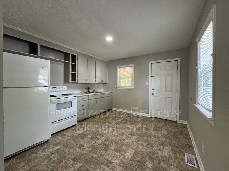 405 Laura Court, Spring Lake property image