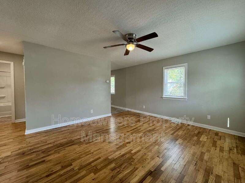 405 Laura Court, Spring Lake property image